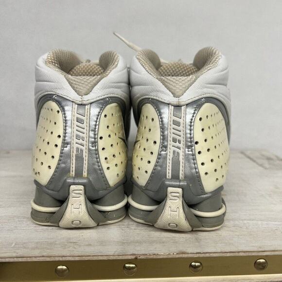 Vintage Nike Shox Revolution Womens Training Shoes Sz 9 Silver White 311233-101 - Picture 9 of 12